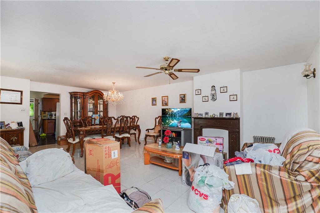 2594 40th Street Property Photo 5