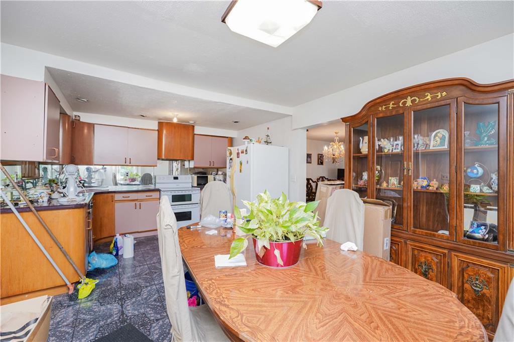 2594 40th Street Property Photo 9