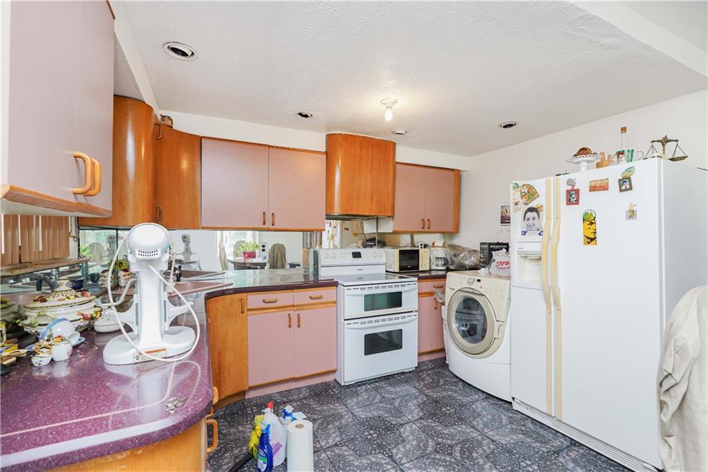 2594 40th Street Property Photo 10