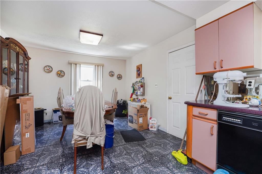 2594 40th Street Property Photo 11