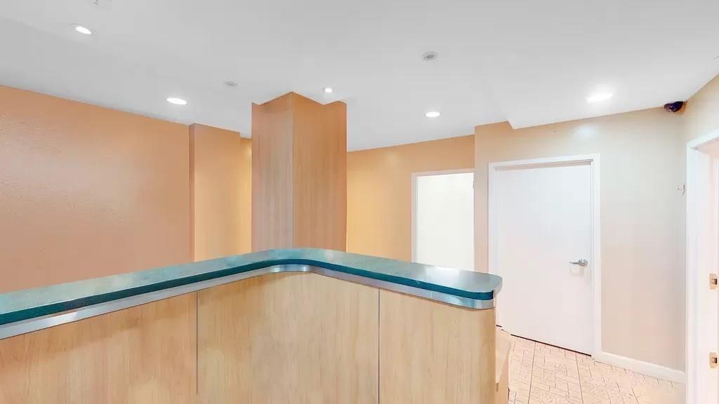702 Ocean Parkway 1b Property Photo 1