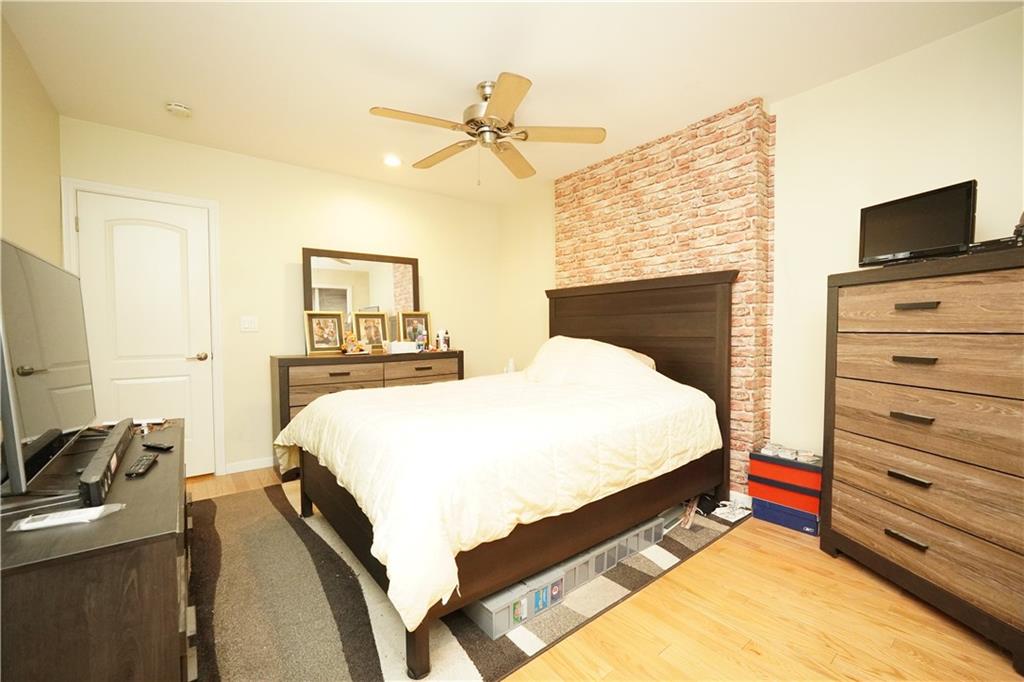 232 12th Street Property Photo 7