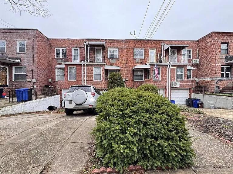 8922 Moline Street Property Photo 1