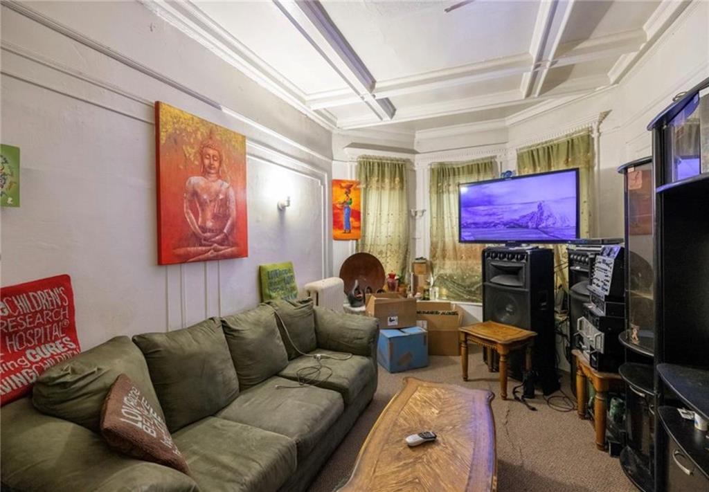 1777 Union Street Property Photo 4