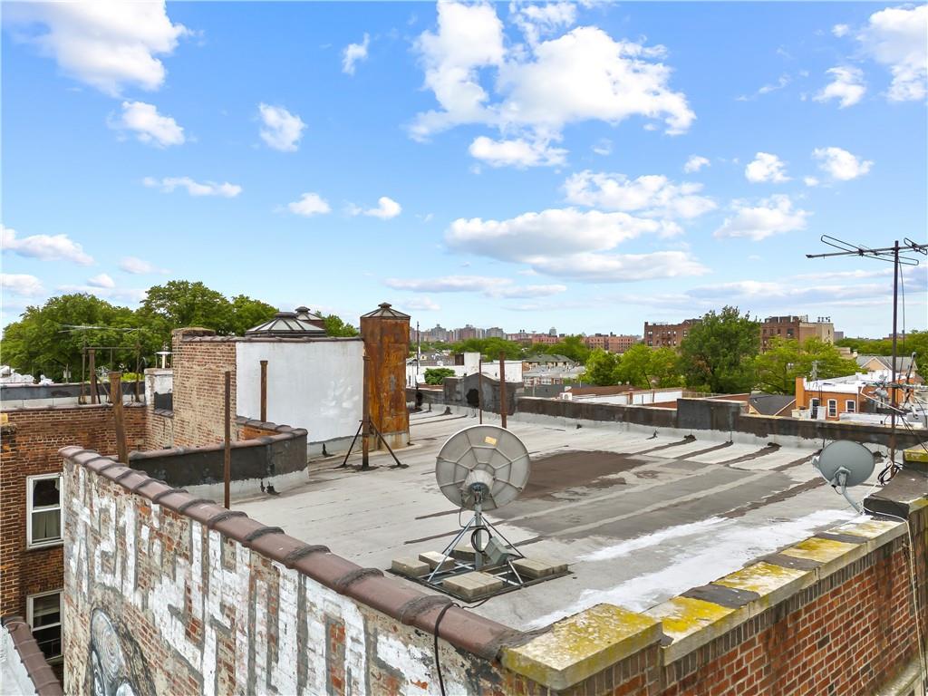 2105 East 14th Street Property Photo 7