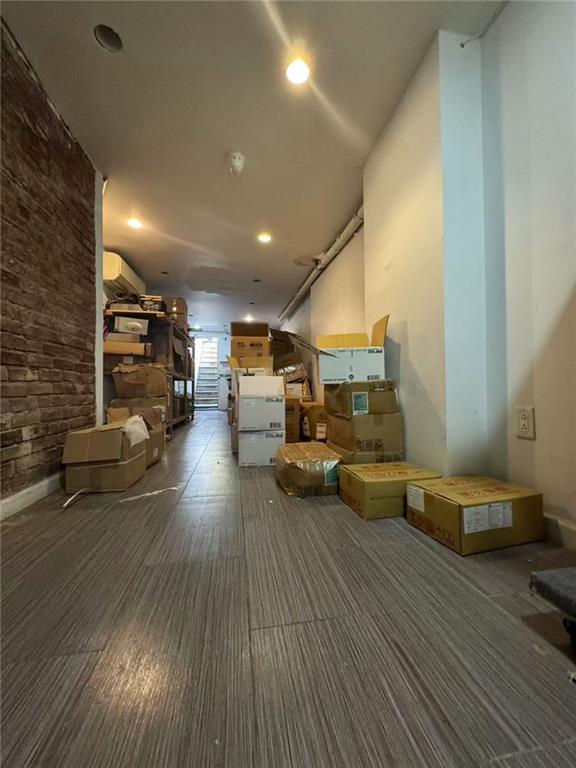 79 Mott Street Property Photo 9