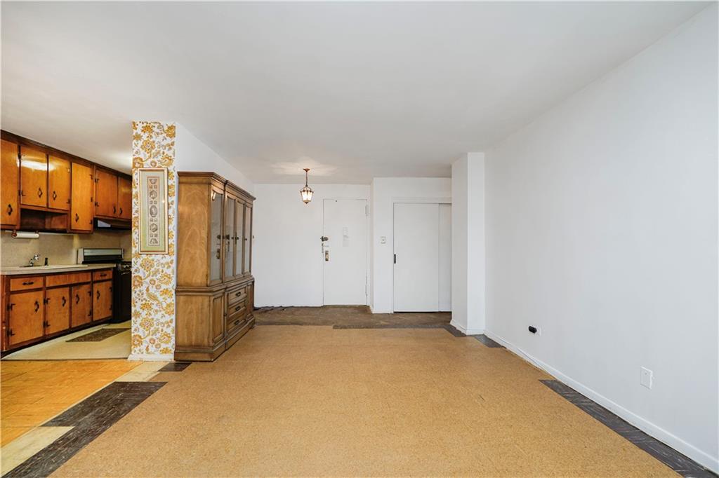 1935 Shore Parkway 8e Property Photo 8