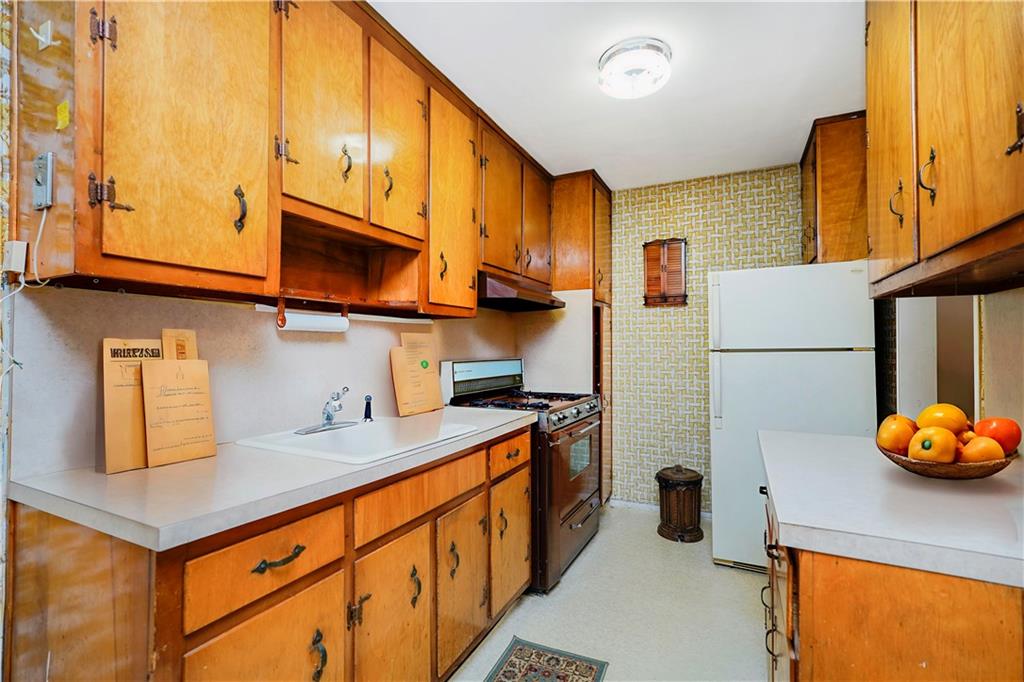1935 Shore Parkway 8e Property Photo 13
