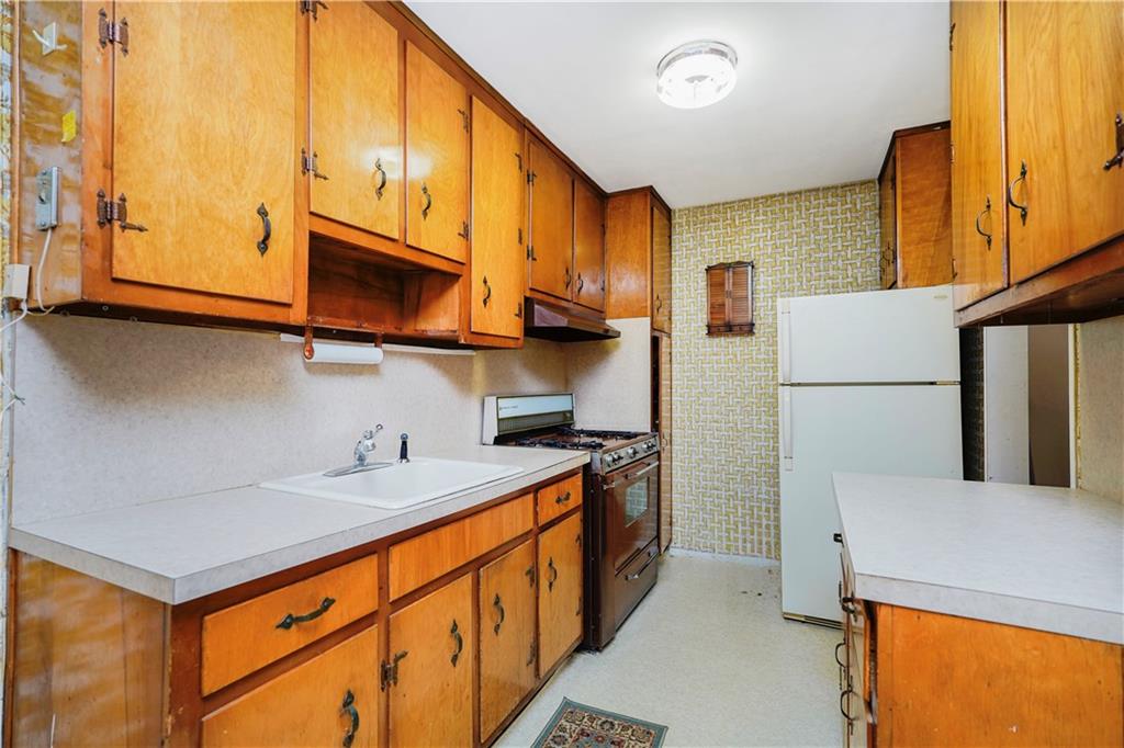 1935 Shore Parkway 8e Property Photo 14