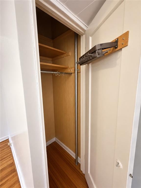 2251 Knapp Street 5a Property Photo 25