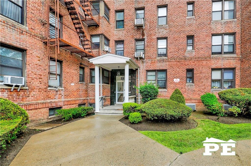 2425 Haring Street 4g Property Photo 2