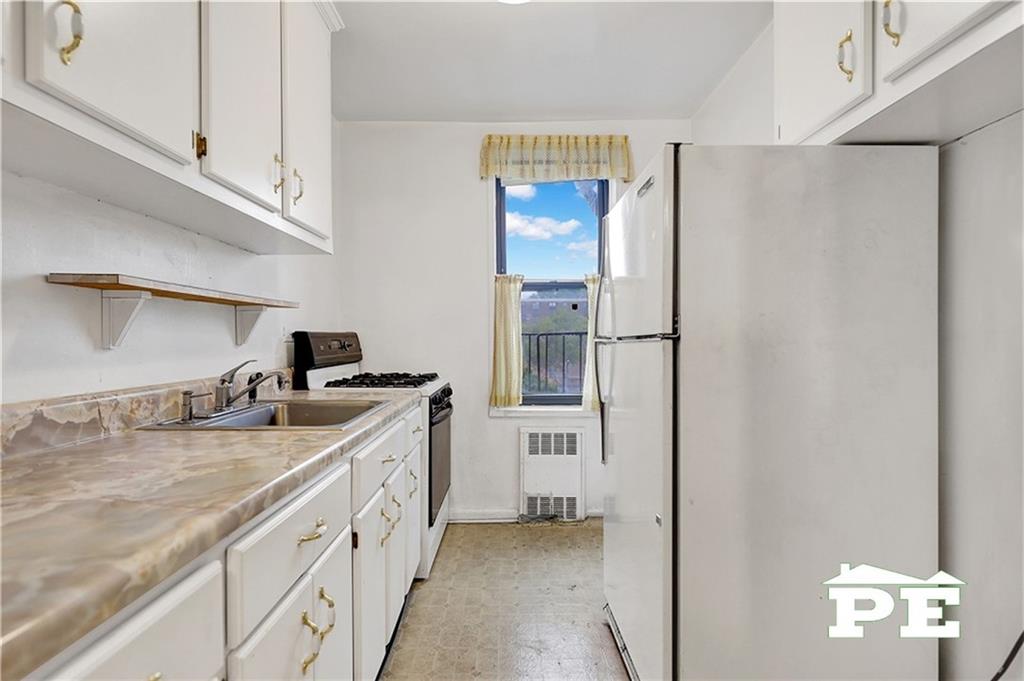 2425 Haring Street 4g Property Photo 16