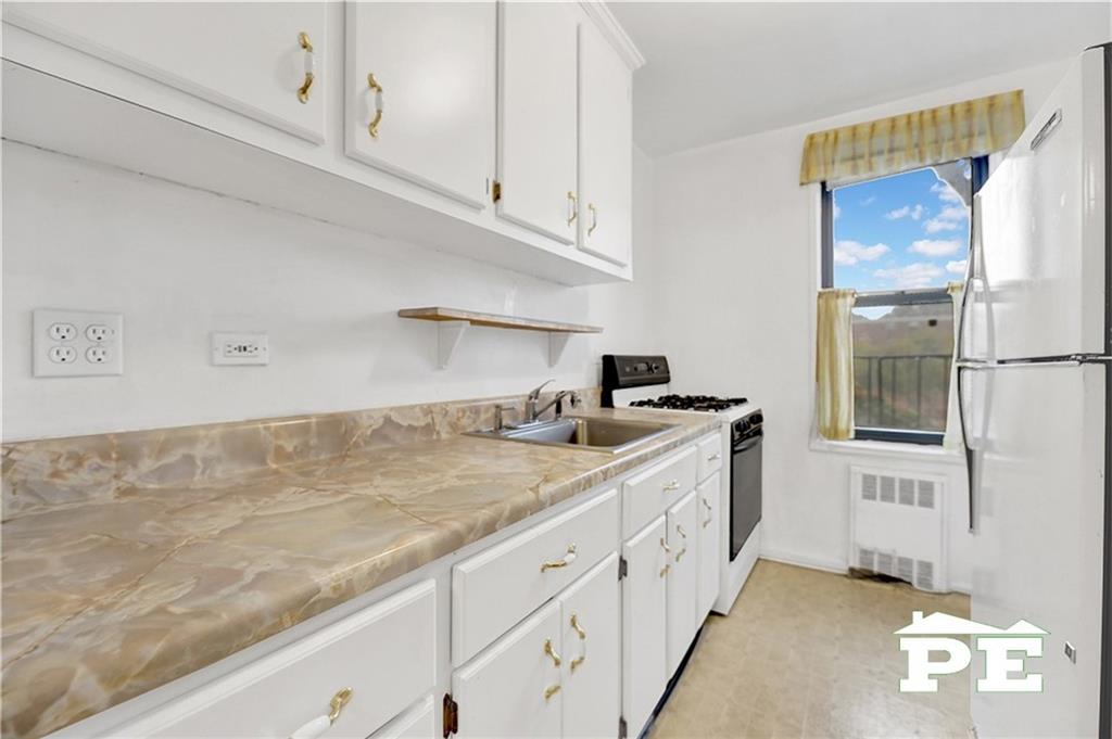2425 Haring Street 4g Property Photo 17