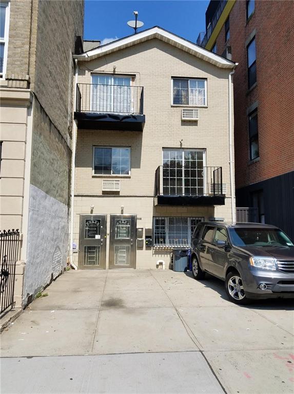 715 Dekalb Avenue Property Photo 1