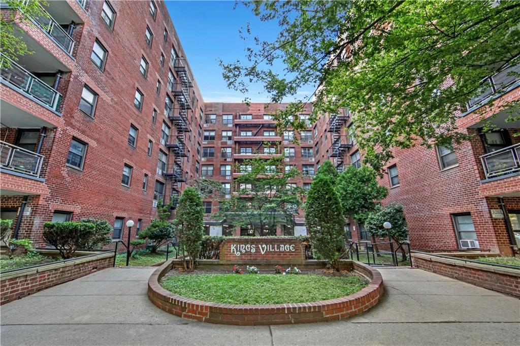 1200 East 53rd Street 5M Property Photo 1