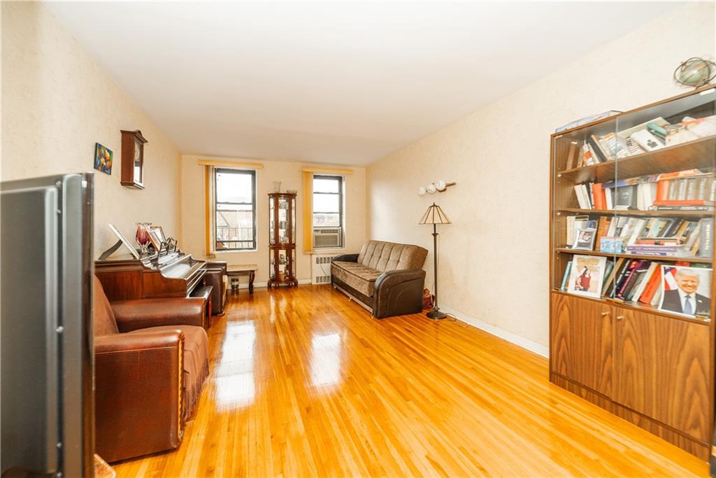 2271 Knapp Street 5H Property Photo 1