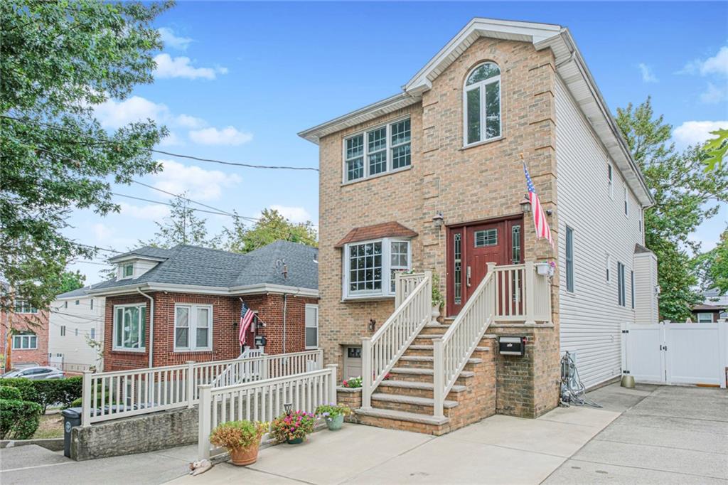 122 Guyon Avenue Property Photo 3