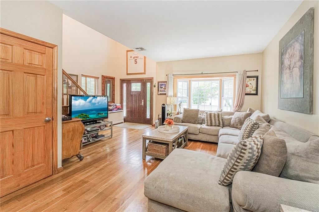 122 Guyon Avenue Property Photo 7