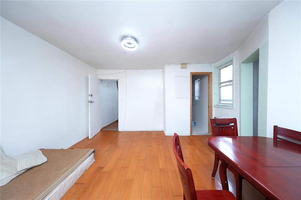 1026 39th Street Property Photo 4
