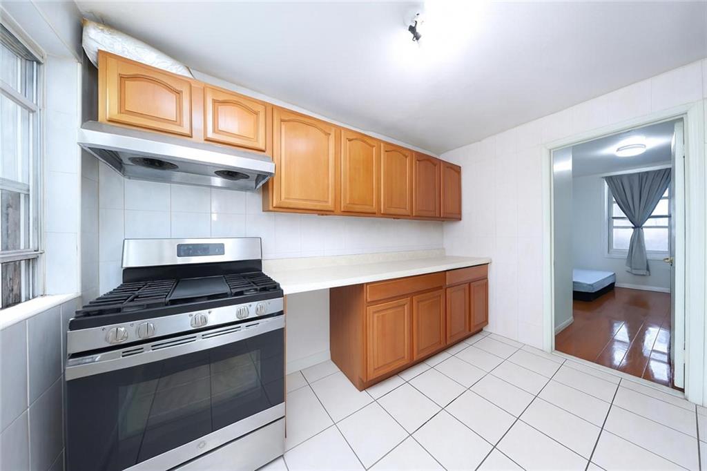 1026 39th Street Property Photo 6