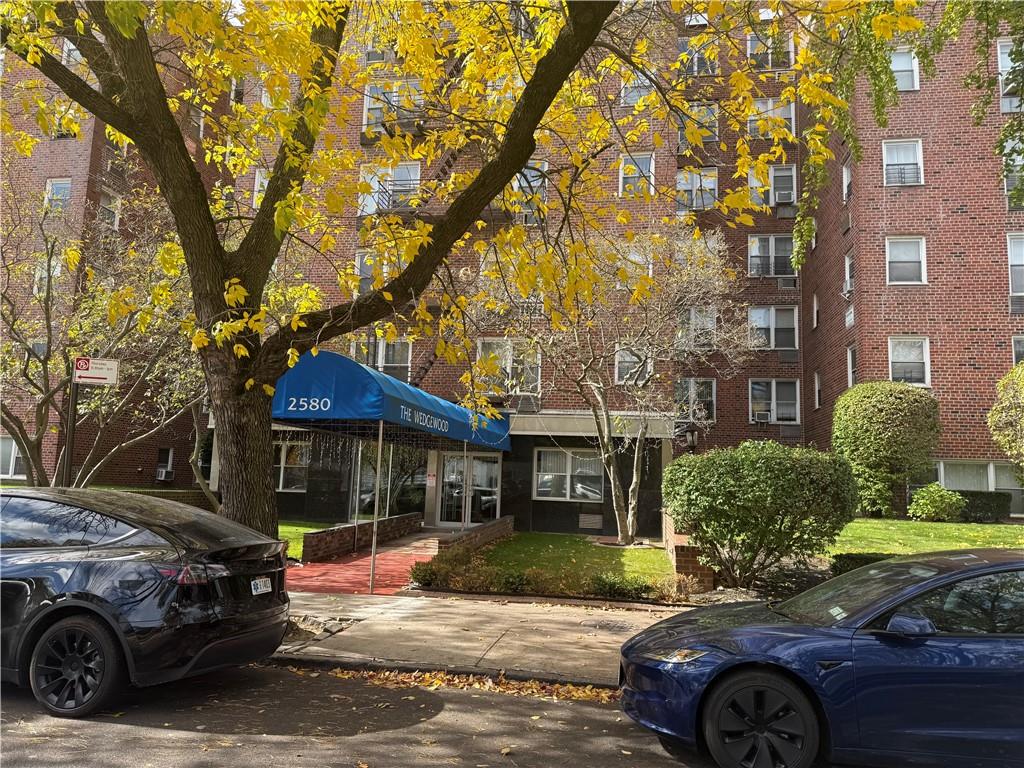 2580 Ocean Parkway 3h Property Photo 2