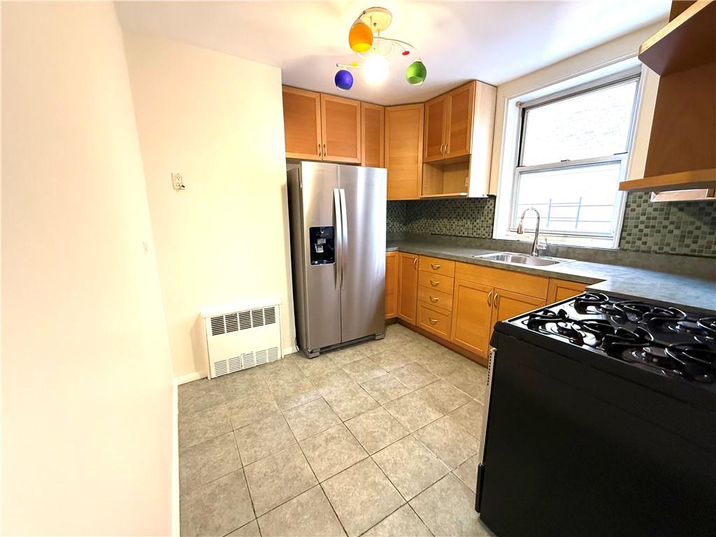 2580 Ocean Parkway 3h Property Photo 6