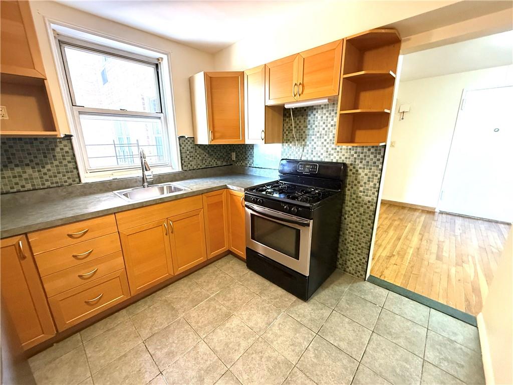 2580 Ocean Parkway 3h Property Photo 7