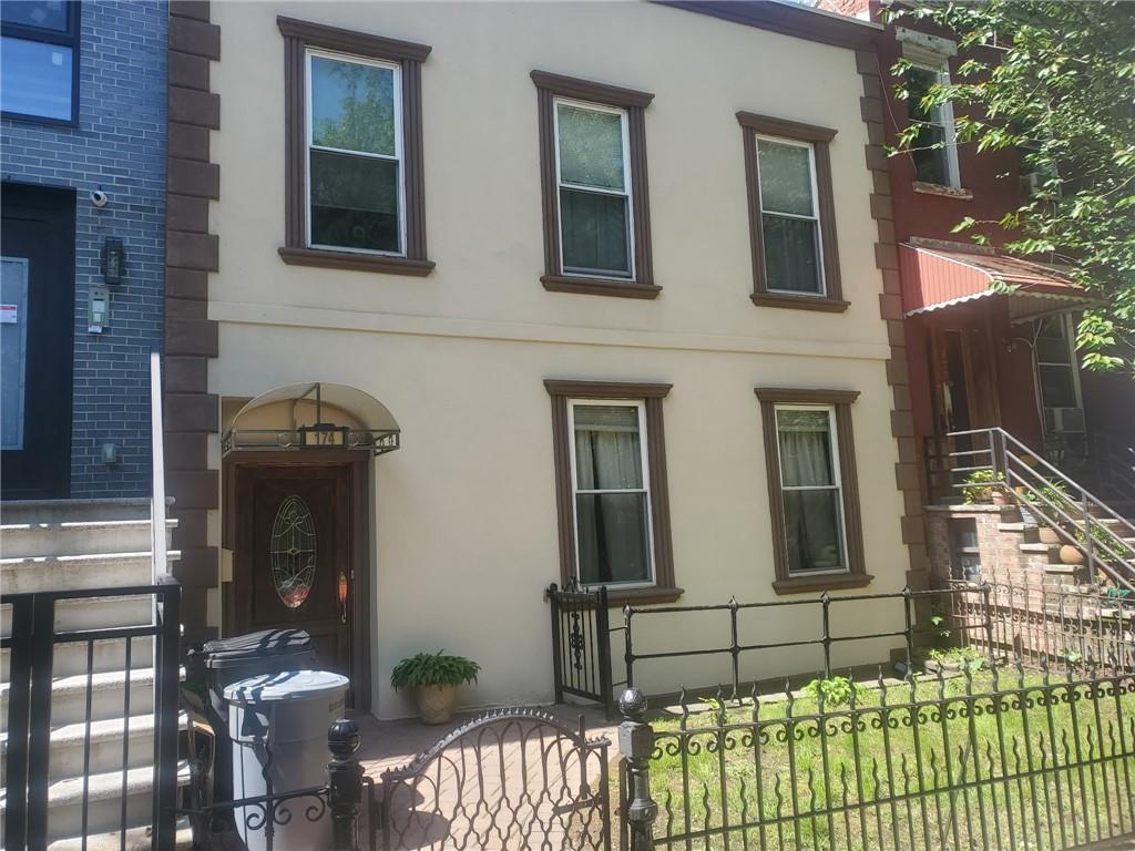 174 12th Street Property Photo 1