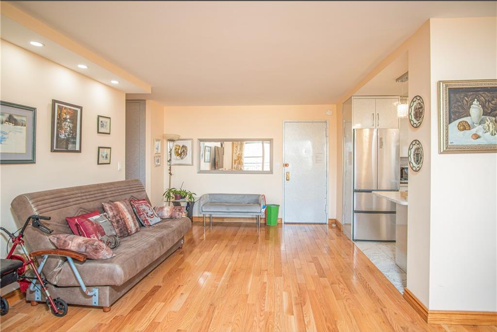 2915 West 5th Street 13h Property Photo 8