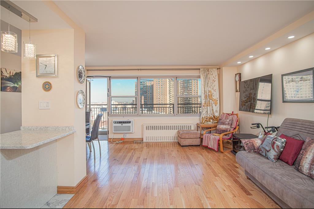 2915 West 5th Street 13h Property Photo 10