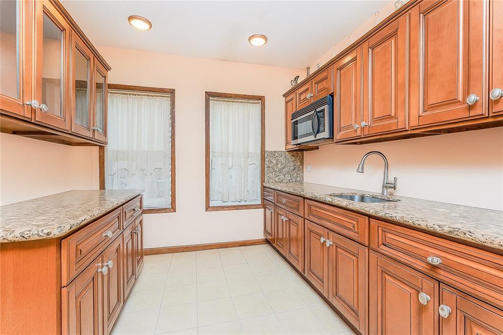 1475 West 9th Street Property Photo 3