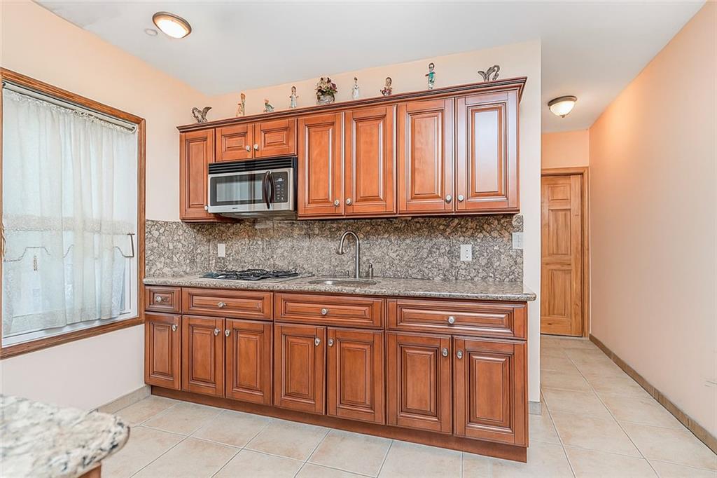 1475 West 9th Street Property Photo 5