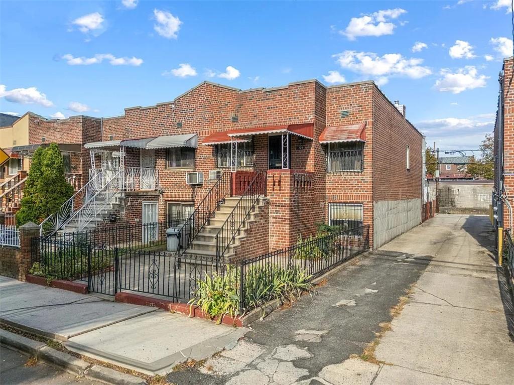 721 East 94th Street Property Photo 1