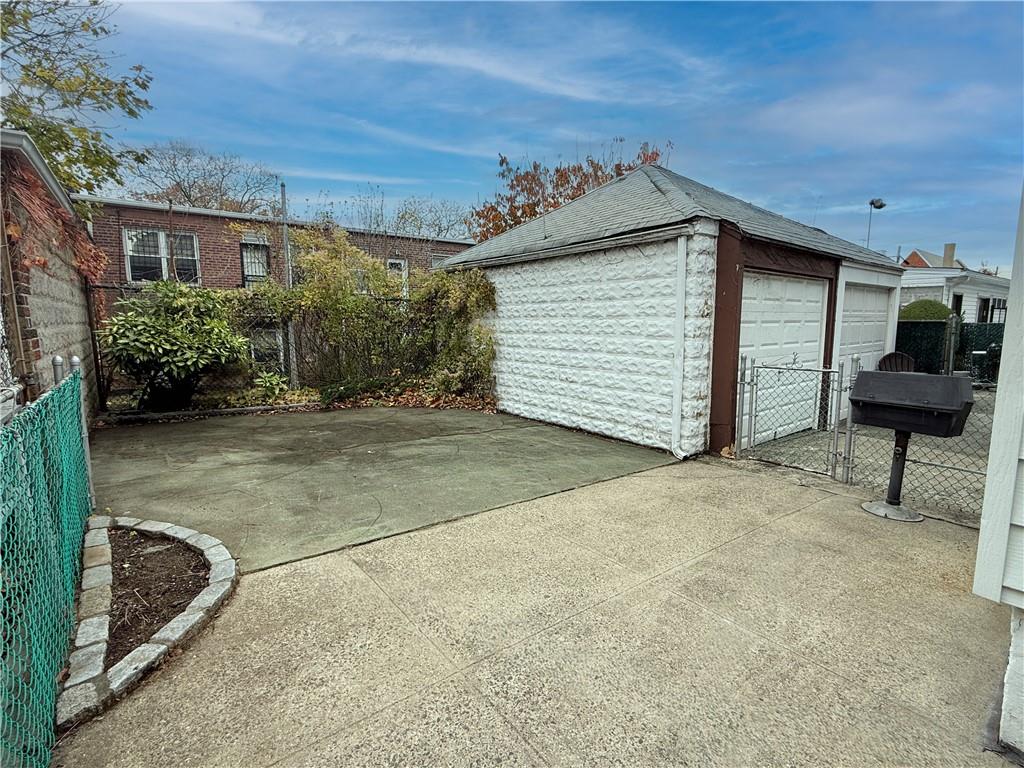 1746 East 28th Street Property Photo 25
