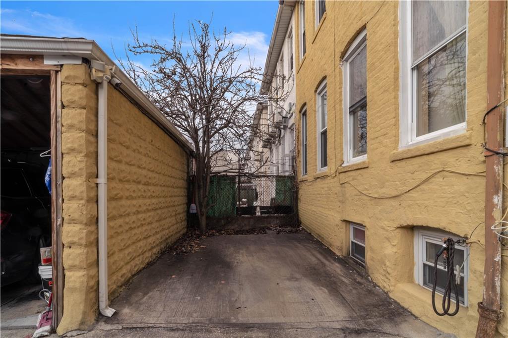 2356 63rd Street Property Photo 17