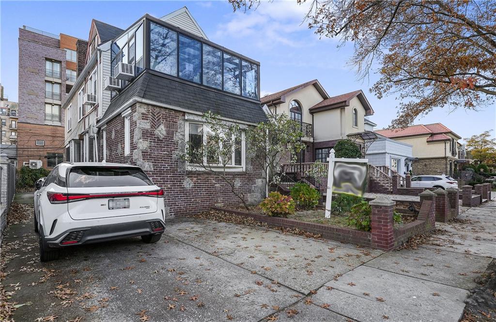 130 Amherst Street Property Photo 1