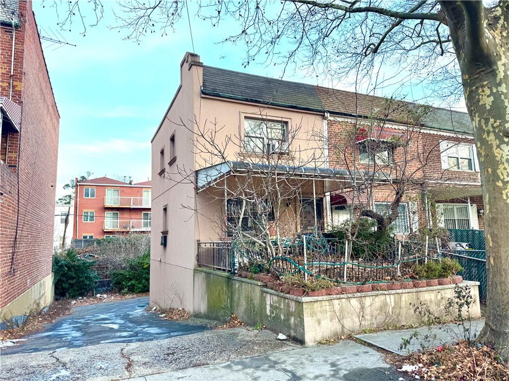 2115 Batchelder Street Property Photo 1