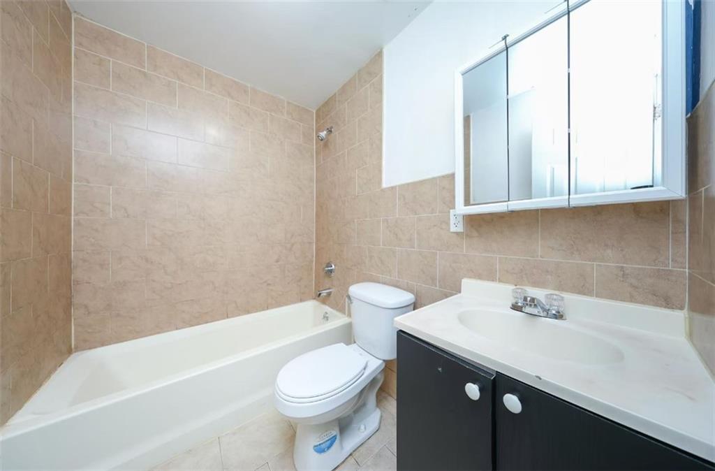 220 Dartmouth Loop Property Photo 7