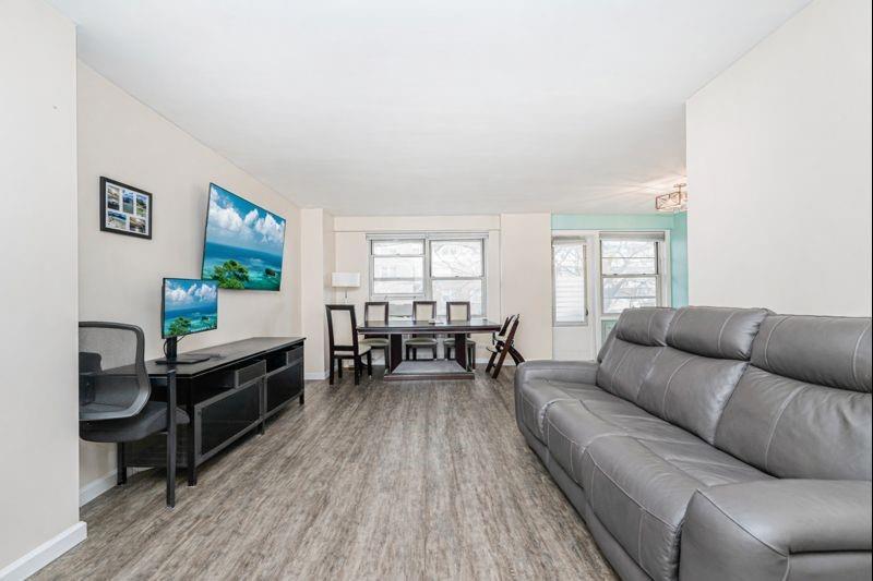 1935 Shore Parkway 3e Property Photo 1