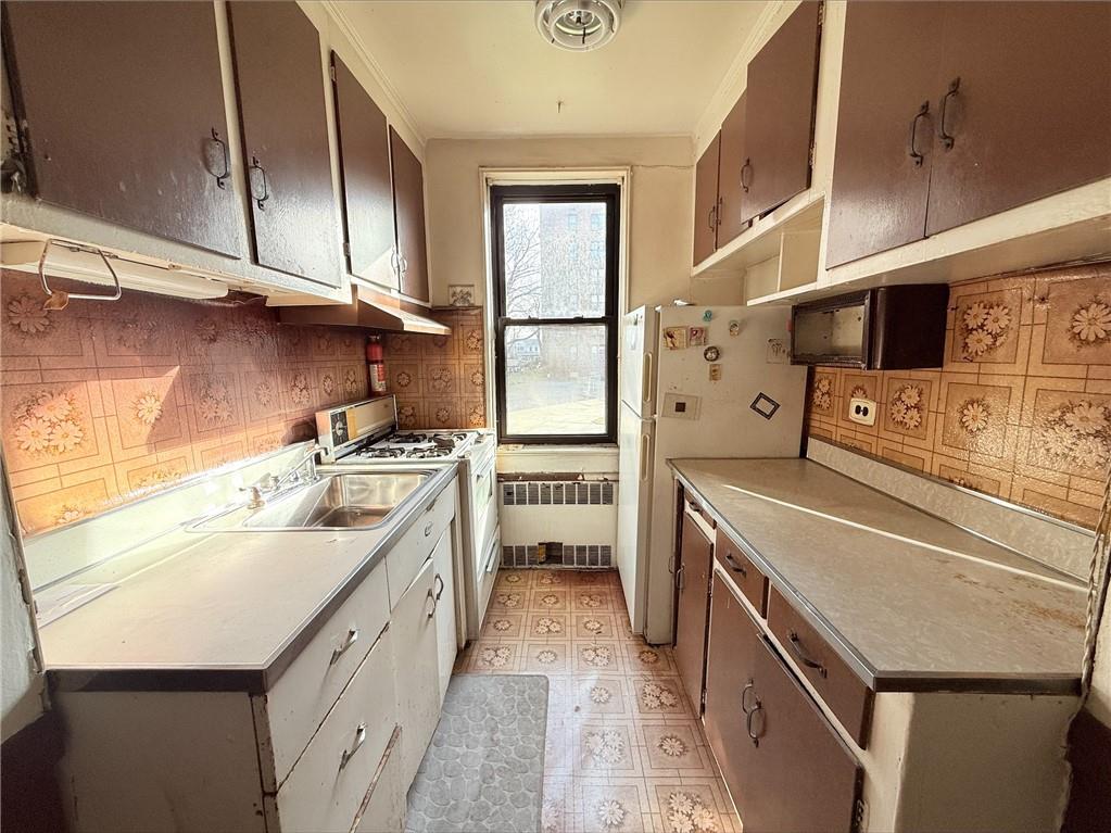 2251 Knapp Street 1a Property Photo 4
