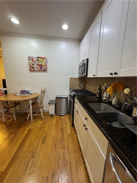 1733 East 4th Street 1a Property Photo 3