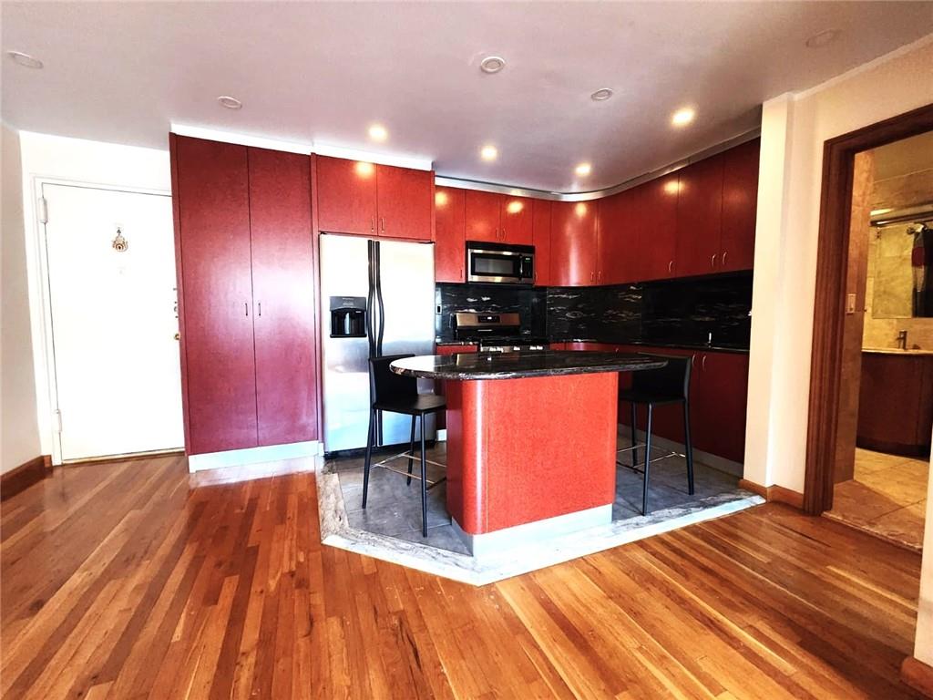 1801 Ocean Avenue 5f Property Photo 4