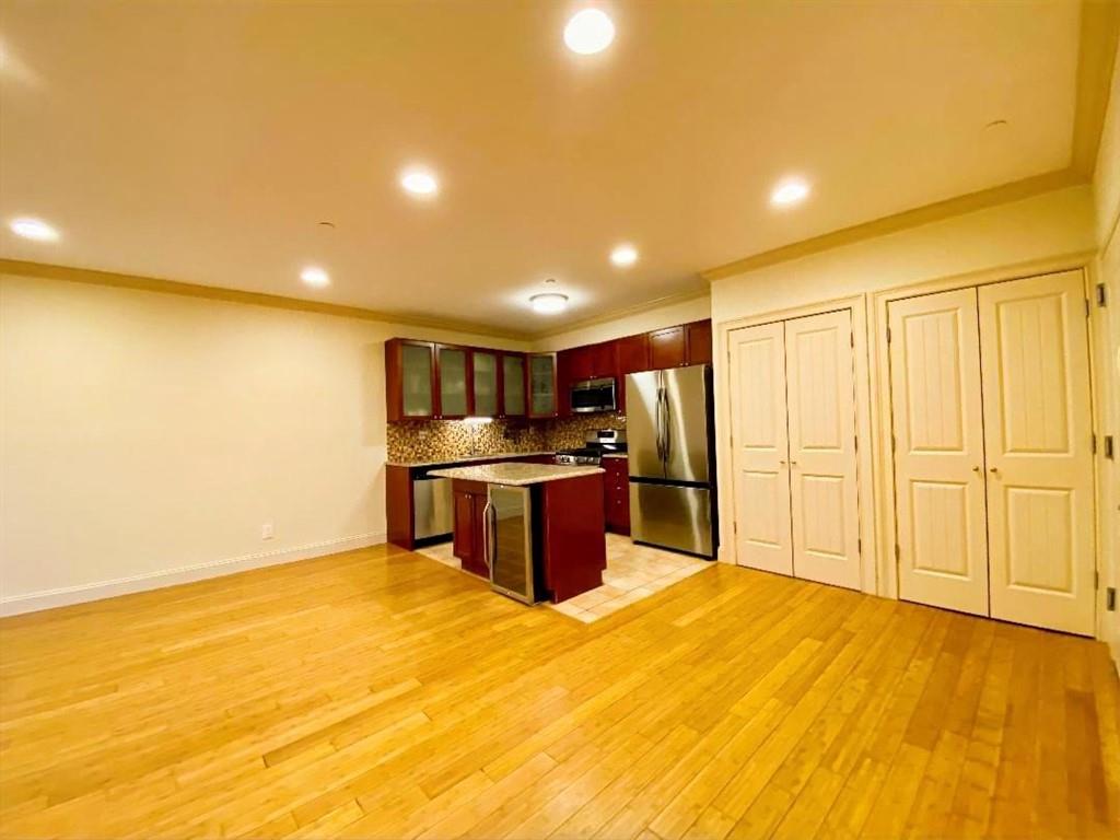 1689 East 21st Street 4a Property Photo 8