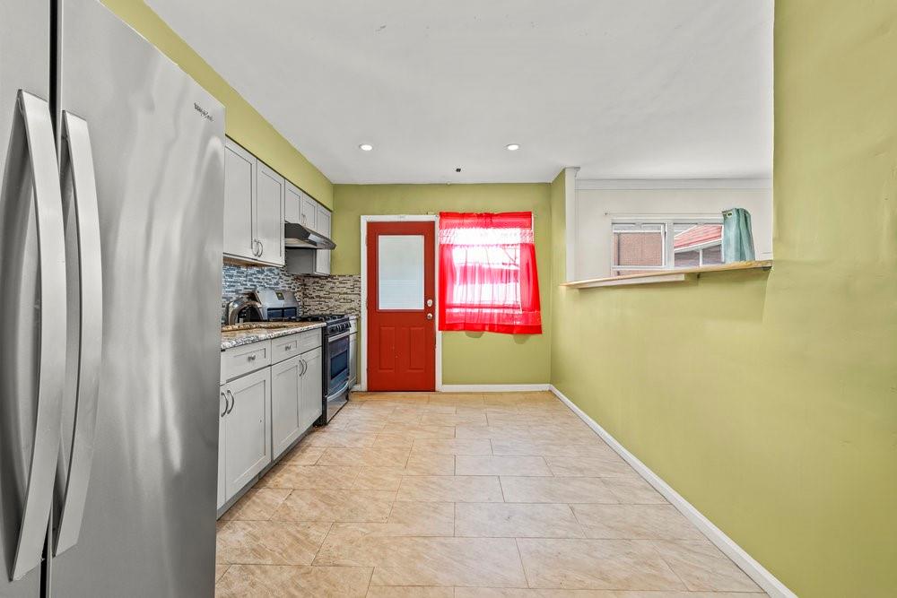 10210 Avenue J Property Photo 7