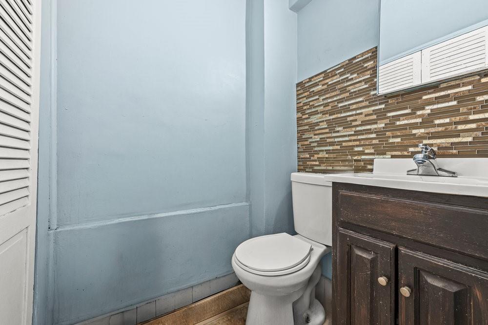 10210 Avenue J Property Photo 8