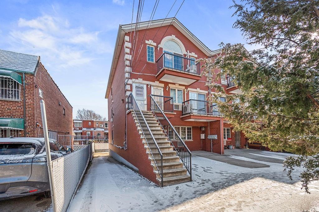 39 Bay 38th Street 3D Property Photo 1