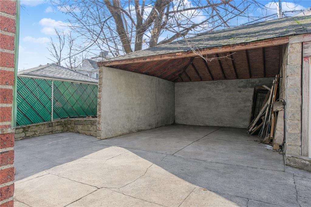 1558 Brooklyn Avenue Property Photo 9