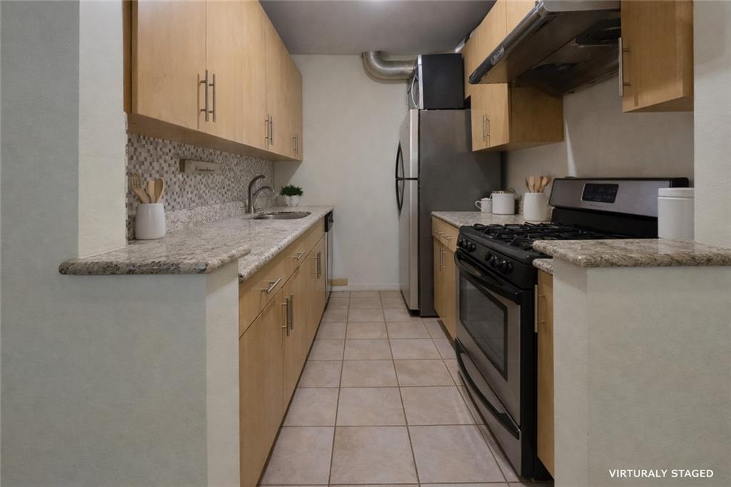 339 Avenue P 2b Property Photo 4