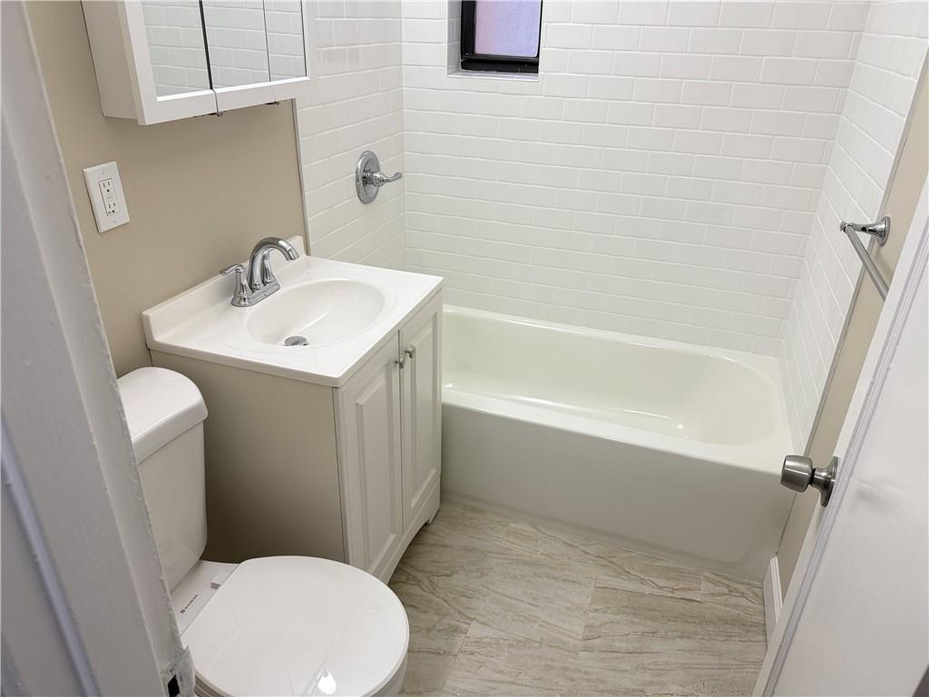 711 Montauk Court 2e Property Photo 16