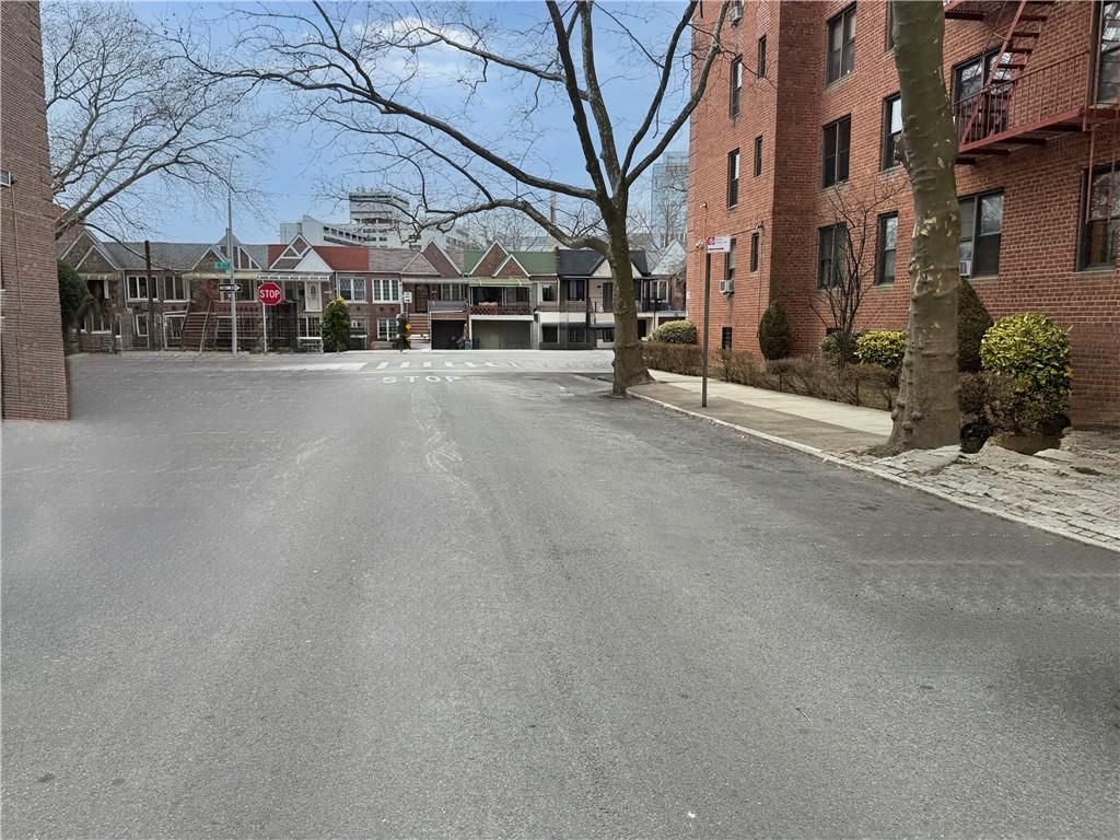 711 Montauk Court 2e Property Photo 17